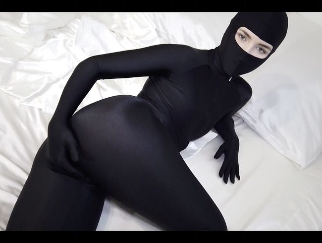 Mary Rock in Schwarz Ninja Spandex \ Laycra ORGAZM