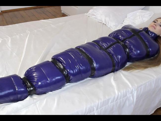 Mary_Rock Porno Video: Mary Rock im blauen Sack